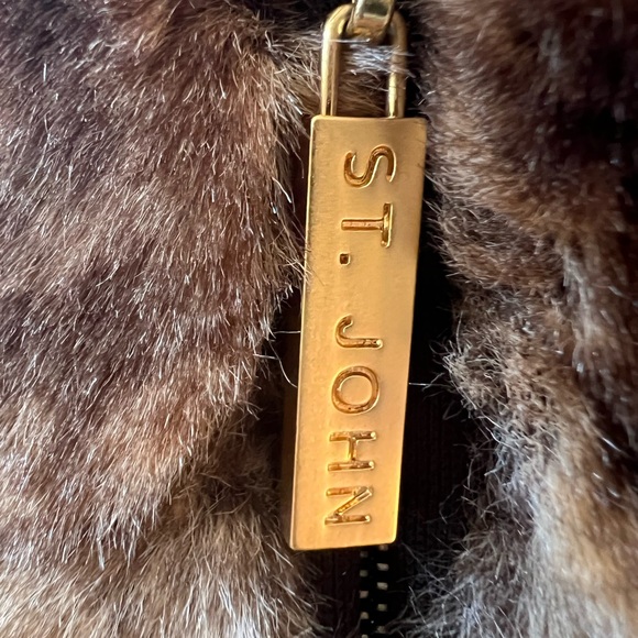 St. John faux fur vest size L large in brown GUC - Picture 11 of 12